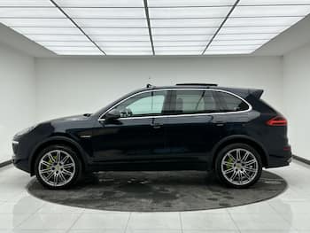 Used Porsche Cayenne 2015 for sale - 79865507: Photo
