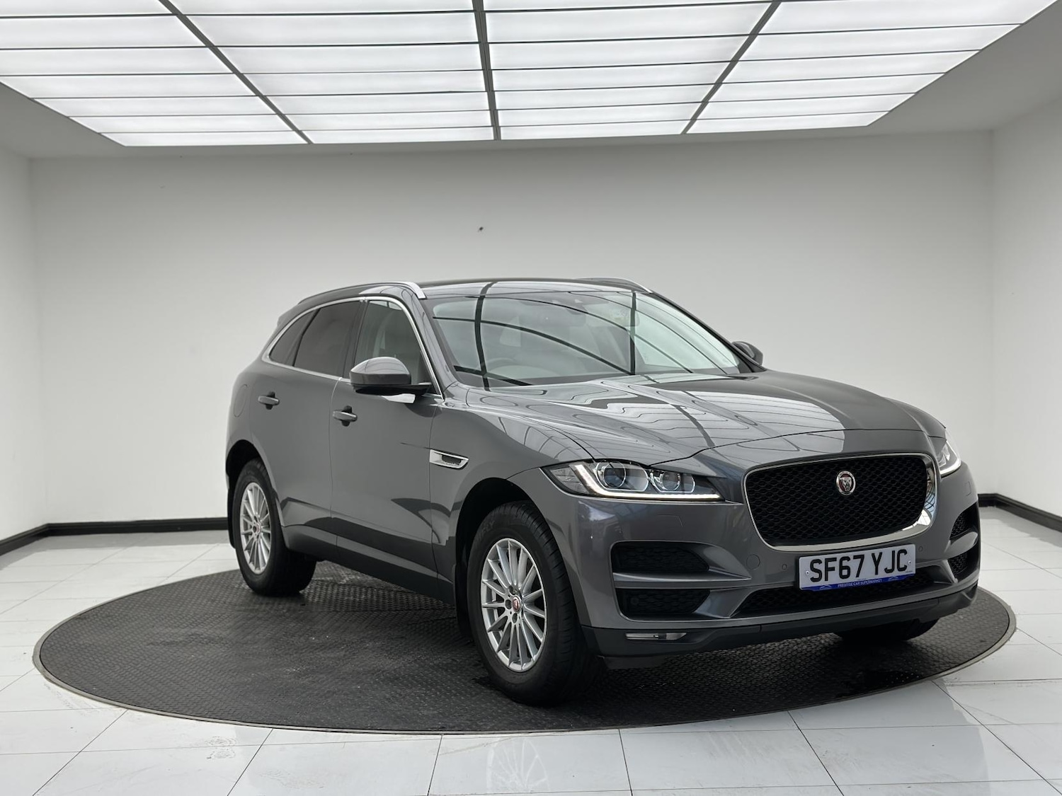 Used Jaguar F-Pace 2017 for sale - 76067754: Photo 10