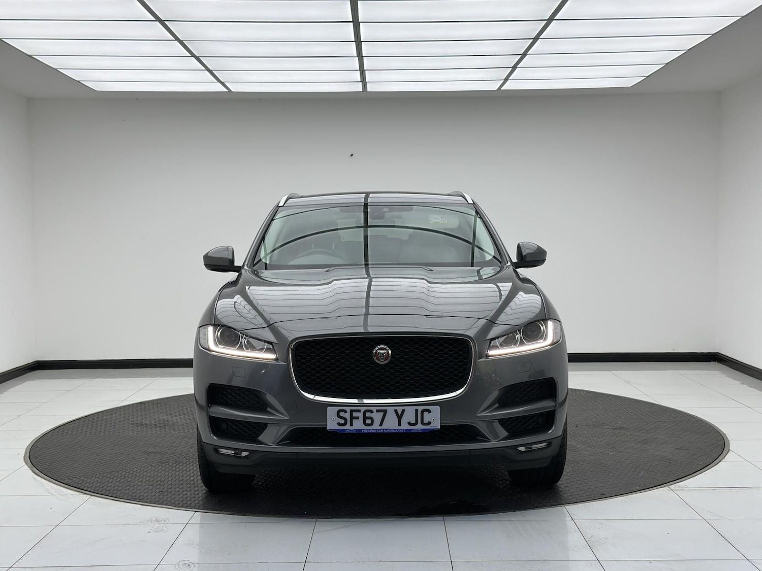Used Jaguar F-Pace 2017 for sale - 76067754: Photo 14