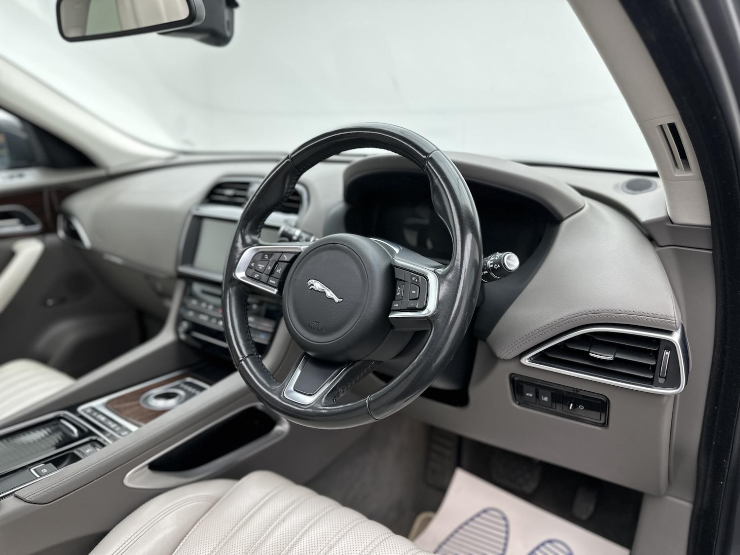 Used Jaguar F-Pace 2017 for sale - 76067754: Photo 18
