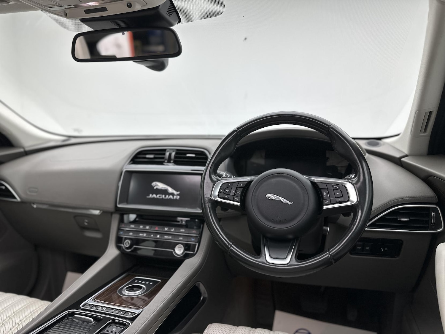 Used Jaguar F-Pace 2017 for sale - 76067754: Photo 26