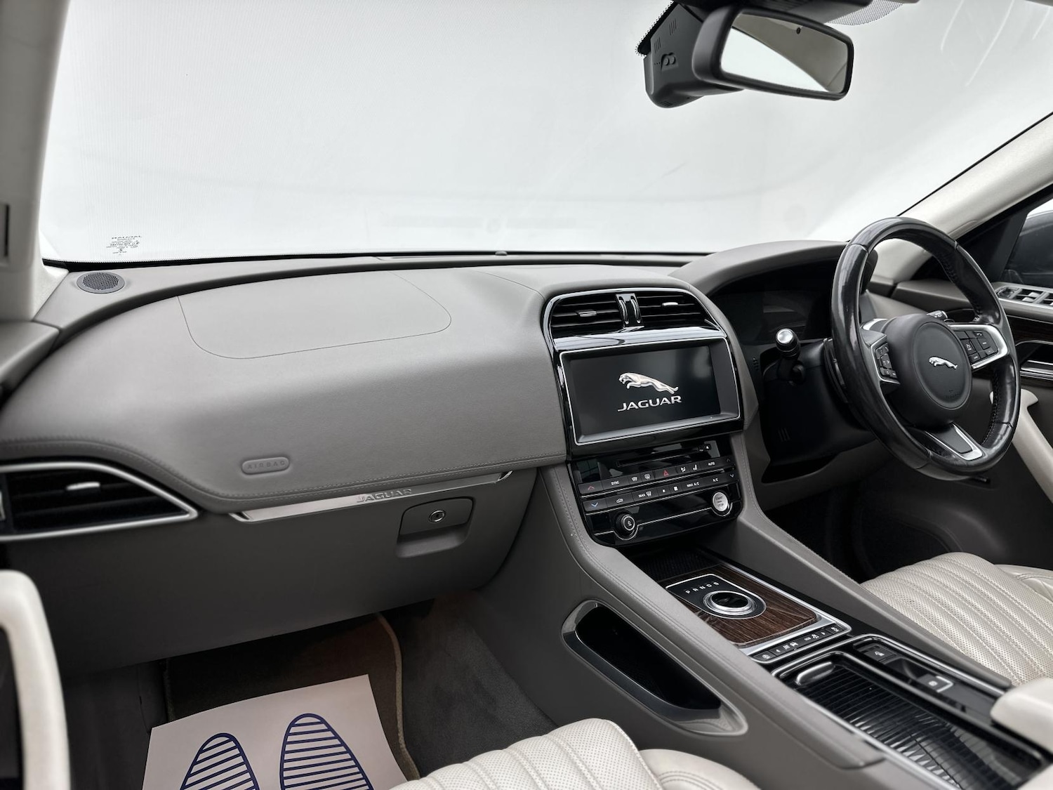 Used Jaguar F-Pace 2017 for sale - 76067754: Photo 30