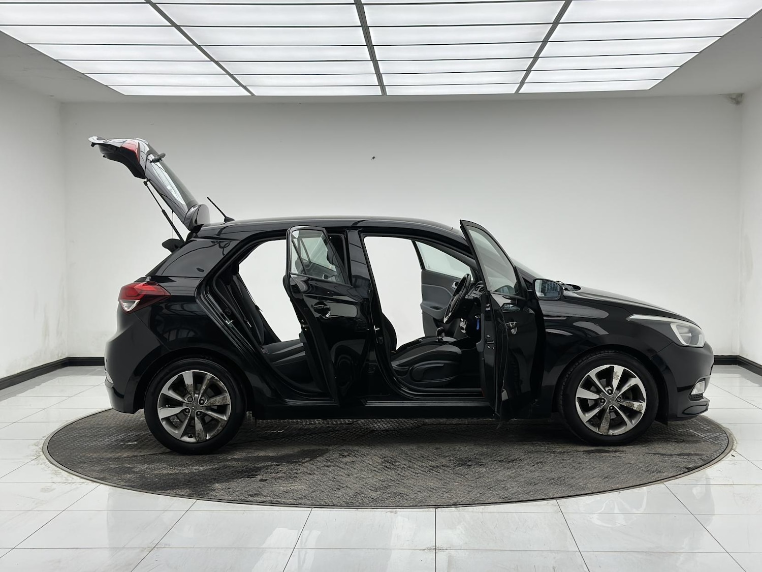 Used Hyundai i20 2015 for sale - 77669440: Photo 12