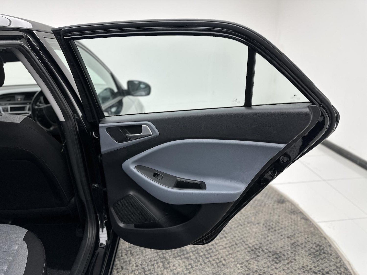 Used Hyundai i20 2015 for sale - 77669440: Photo 31