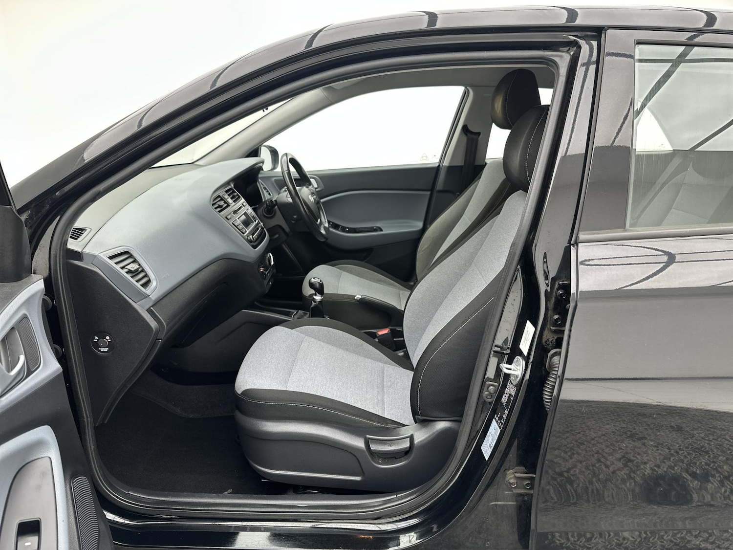 Used Hyundai i20 2015 for sale - 77669440: Photo 34