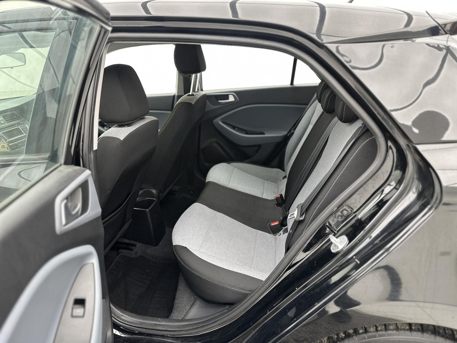 Used Hyundai i20 2015 for sale - 77669440: Photo 38