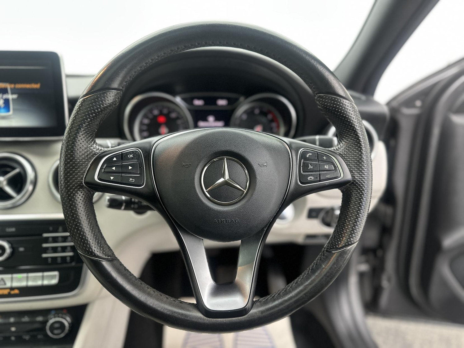 Used Mercedes-Benz A-Class 2015 for sale - 76652978: Photo 24