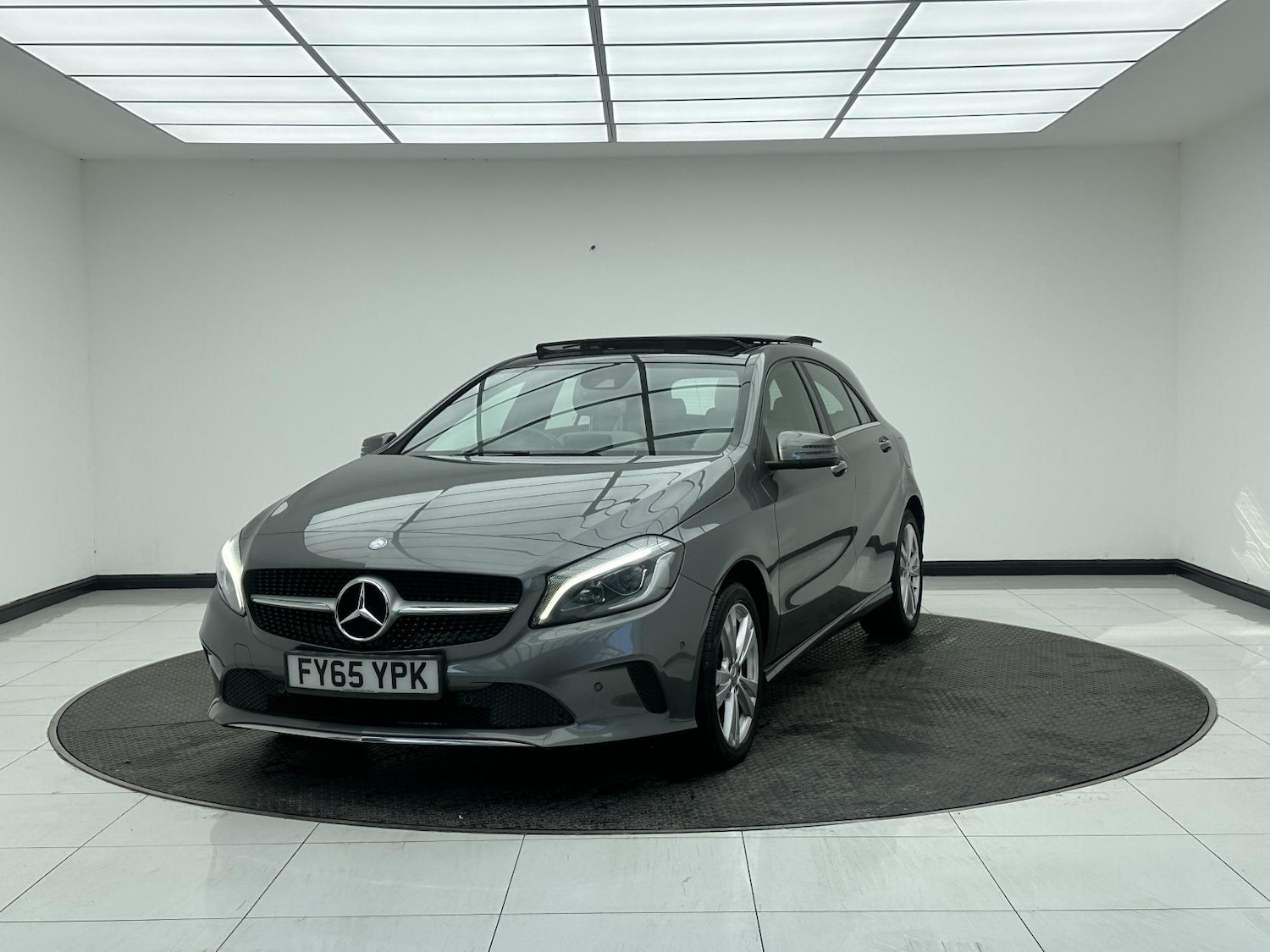 Used Mercedes-Benz A-Class 2015 for sale - 76652978: Photo 3