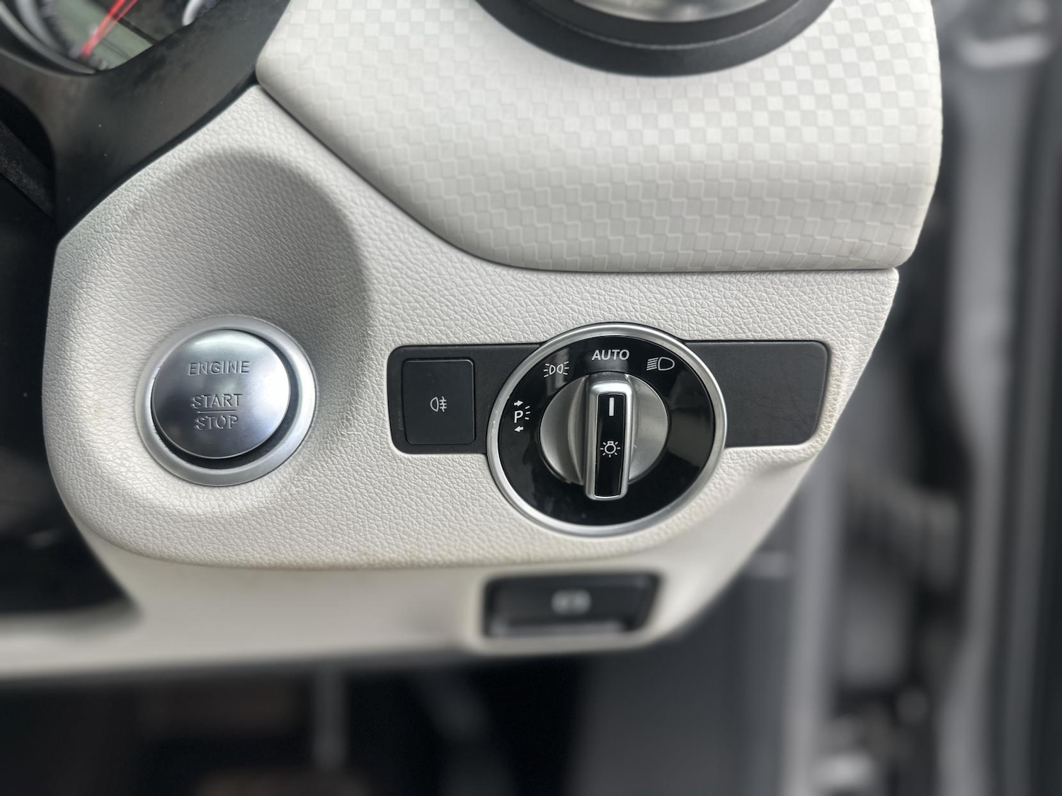 Used Mercedes-Benz A-Class 2015 for sale - 76652978: Photo 30