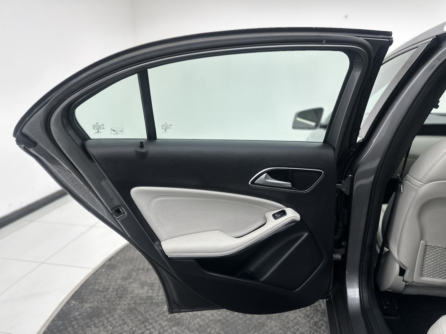 Used Mercedes-Benz A-Class 2015 for sale - 76652978: Photo 41