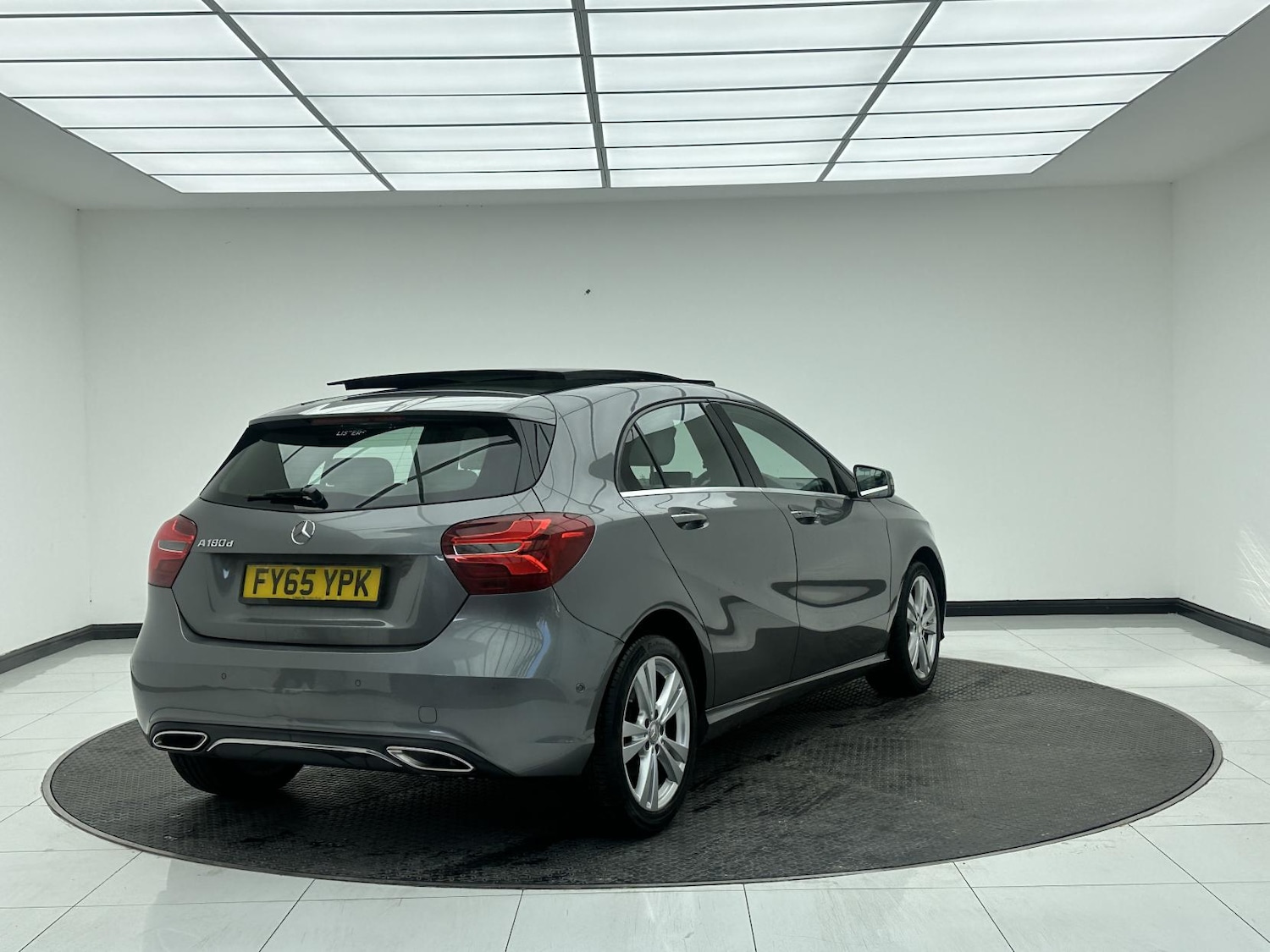 Used Mercedes-Benz A-Class 2015 for sale - 76652978: Photo 7