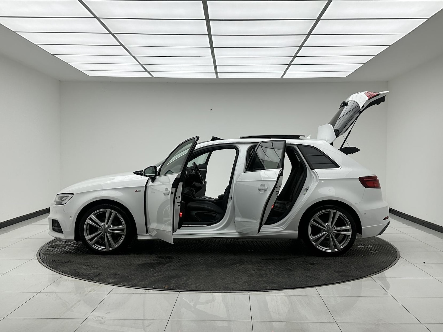 Used Audi A3 2016 for sale - 76606436: Photo 16