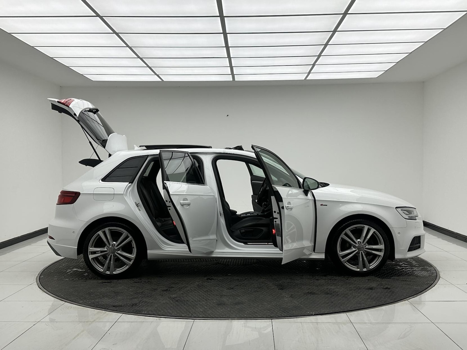 Used Audi A3 2016 for sale - 76606436: Photo 17