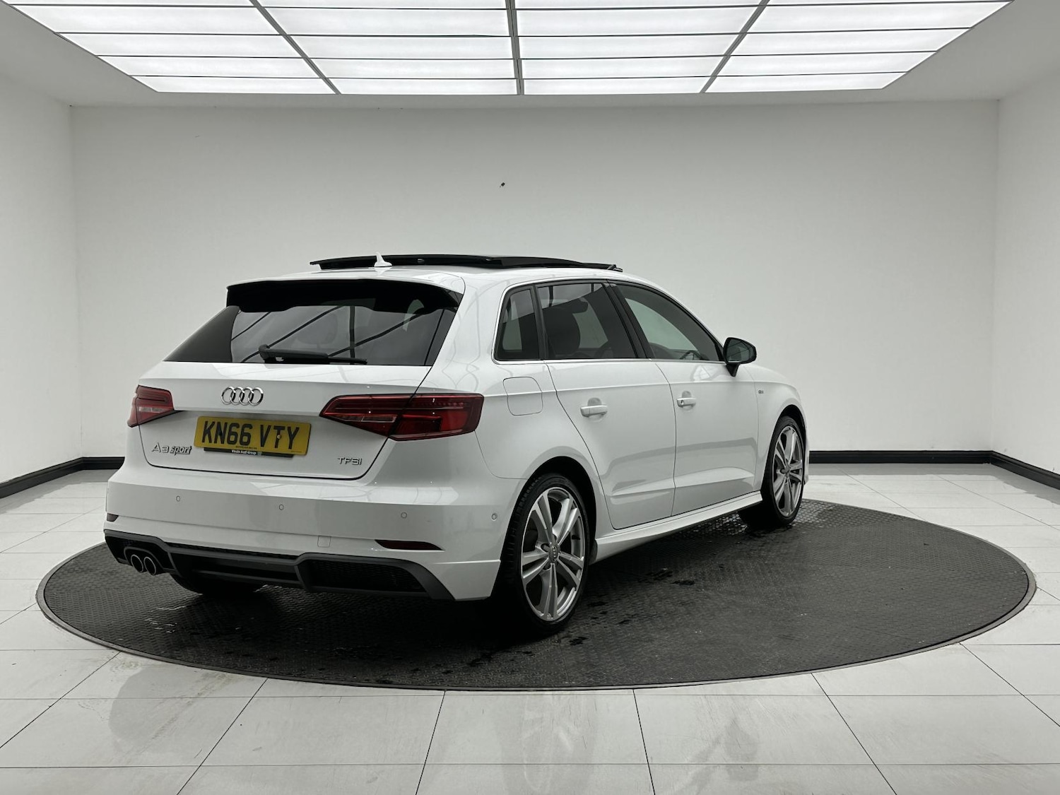 Used Audi A3 2016 for sale - 76606436: Photo 4