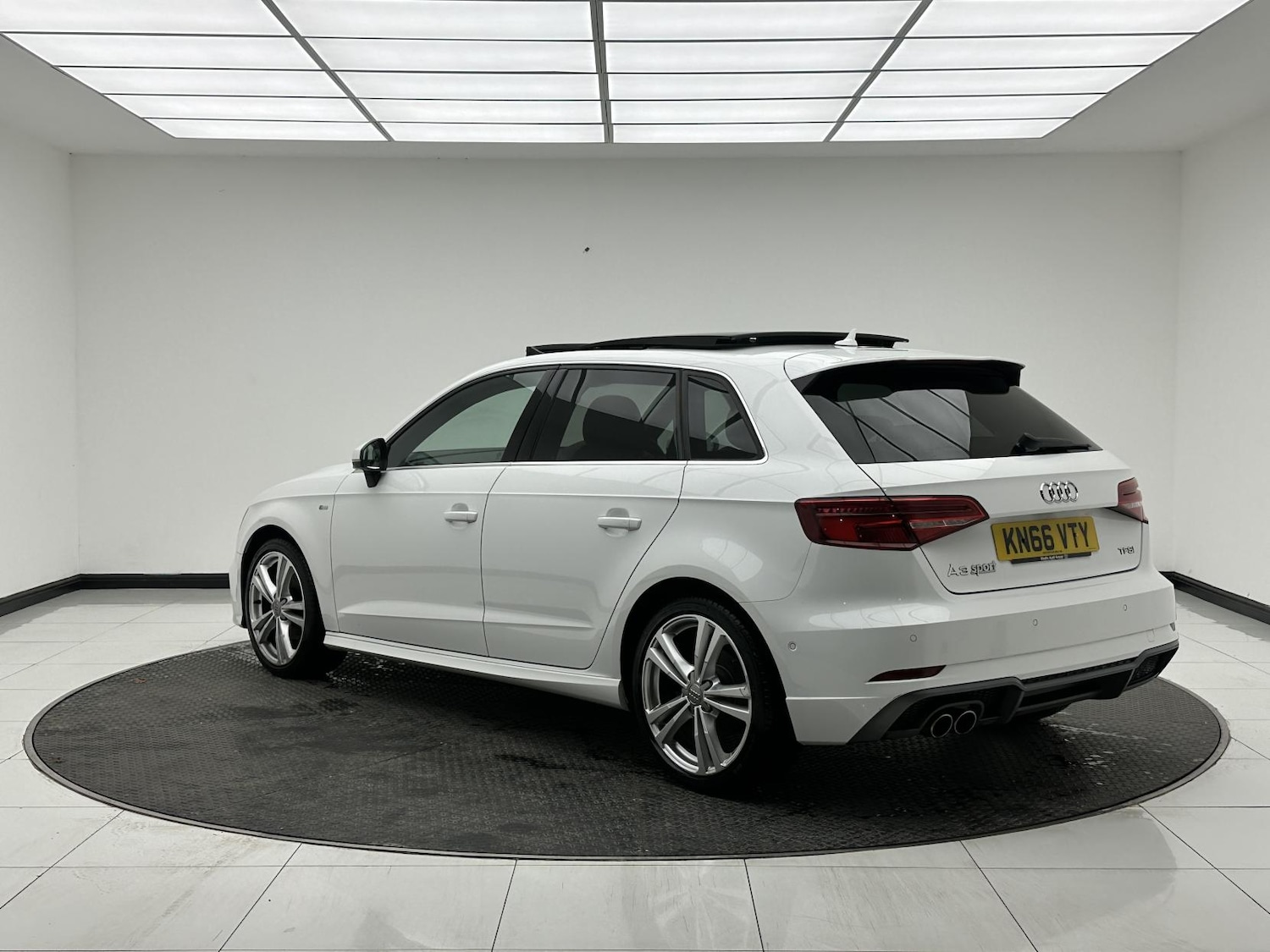 Used Audi A3 2016 for sale - 76606436: Photo 6