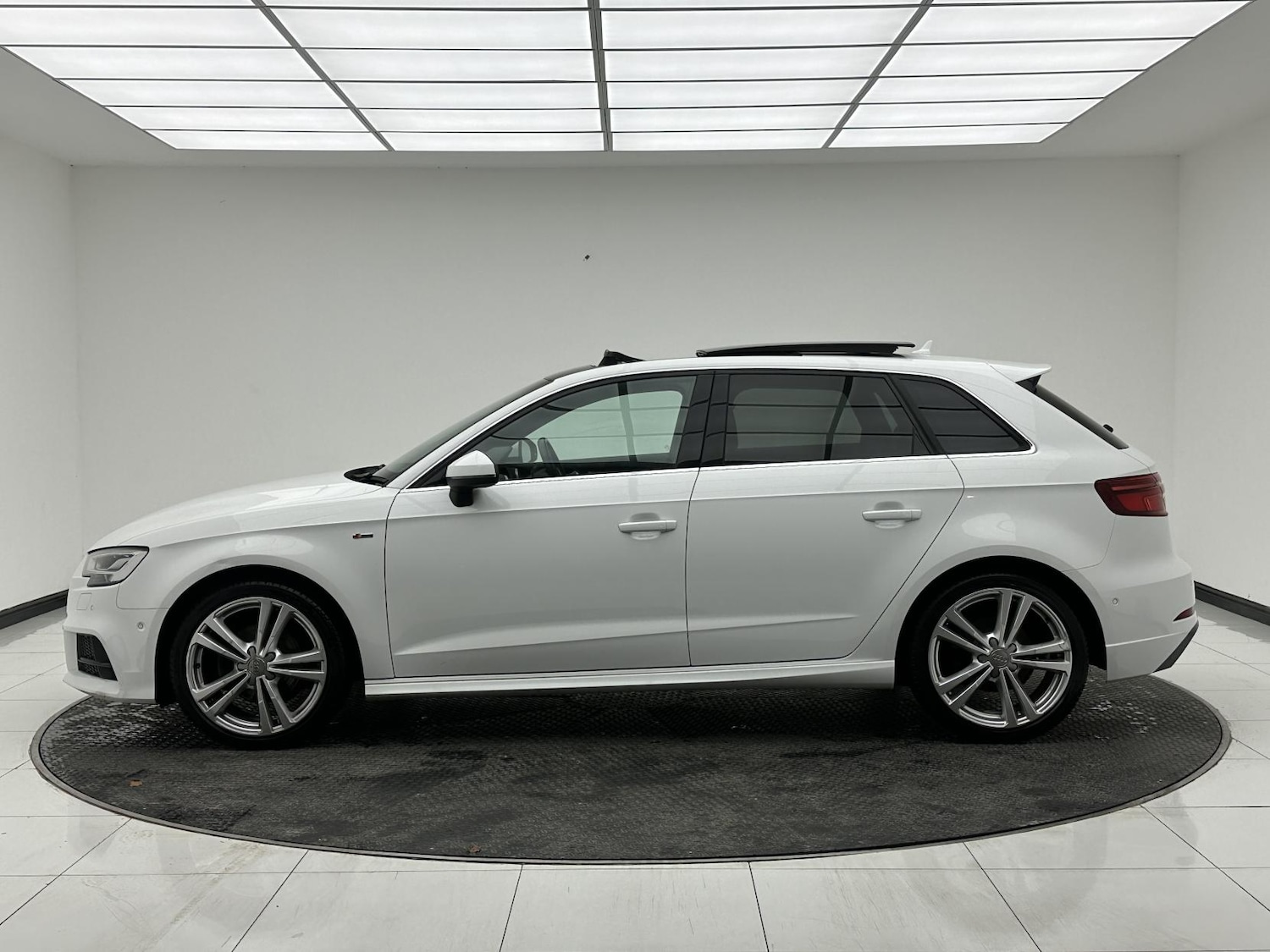 Used Audi A3 2016 for sale - 76606436: Photo 62
