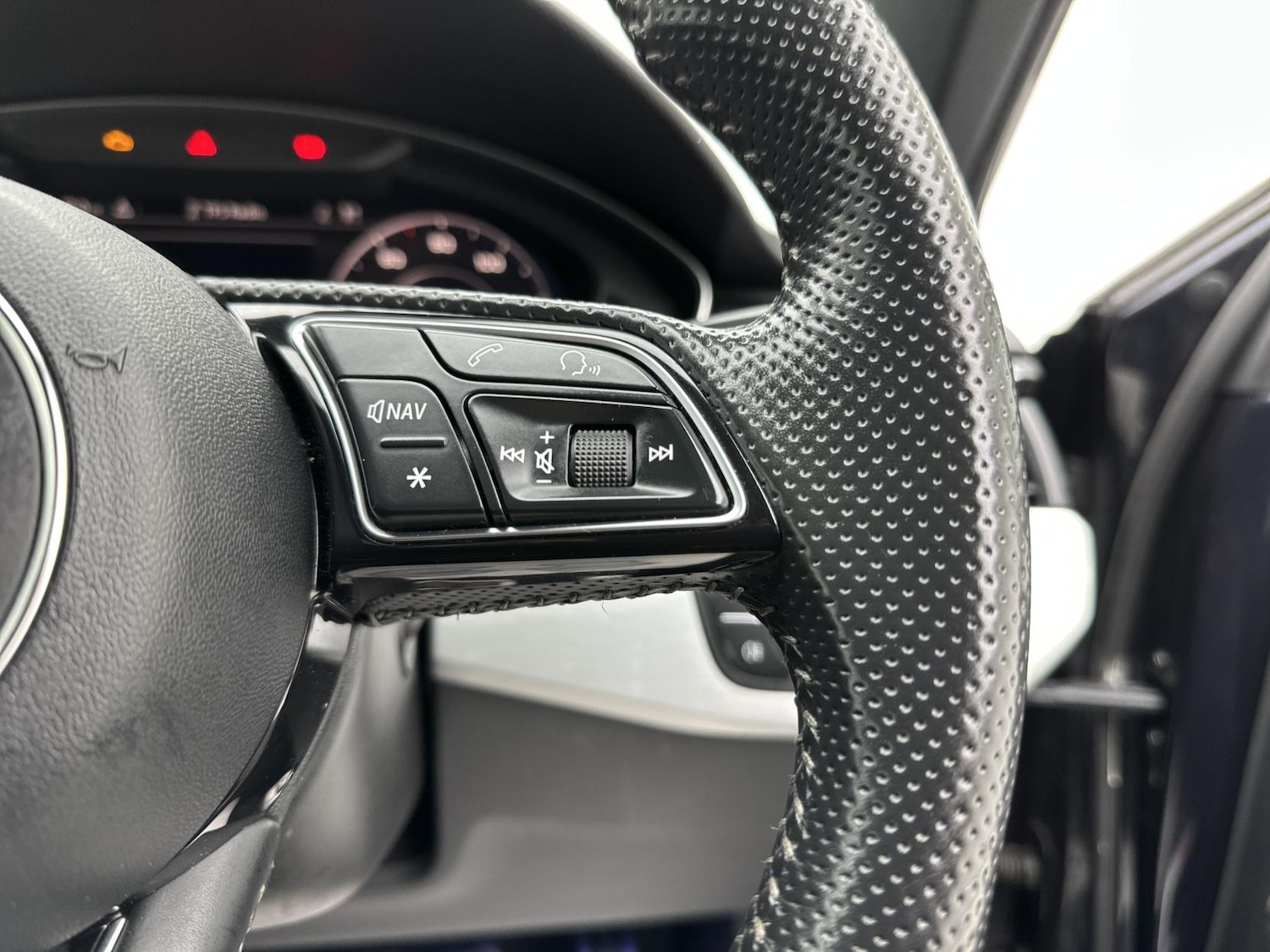 Used Audi A4 2017 for sale - 77063593: Photo 28