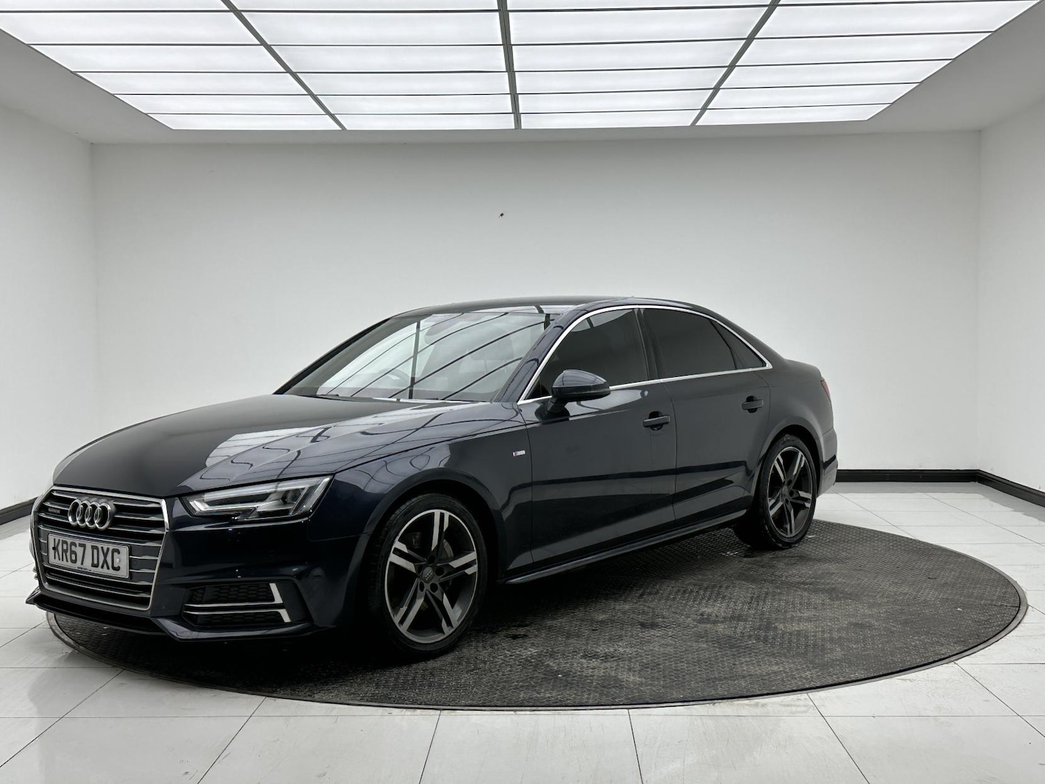 Used Audi A4 2017 for sale - 77063593: Photo 3