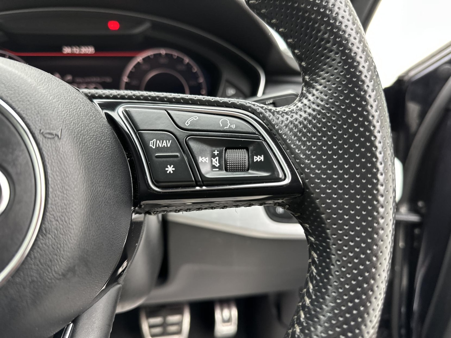 Used Audi A4 2017 for sale - 77063593: Photo 32