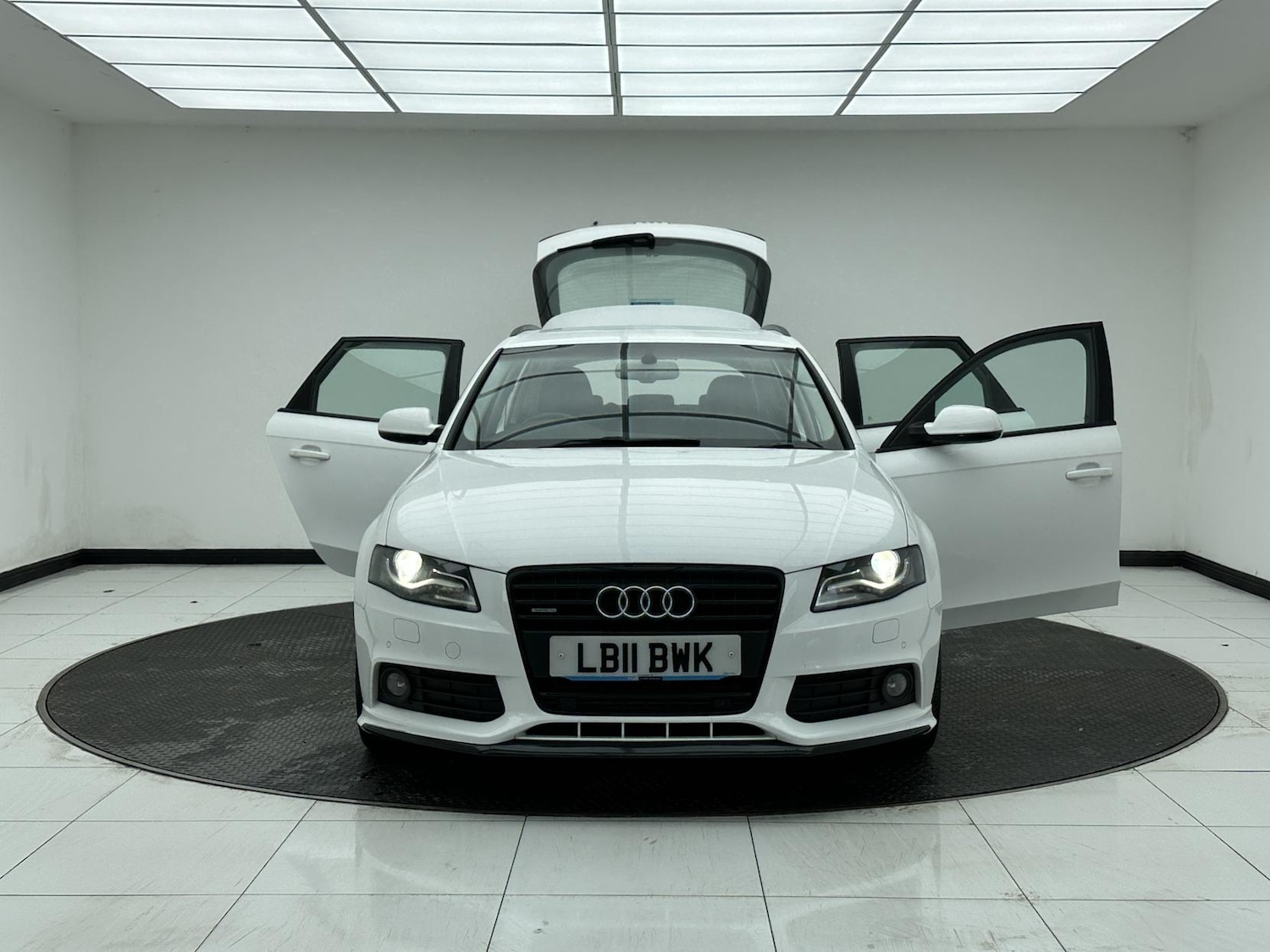 Used Audi A4 2011 for sale - 77385616: Photo 10