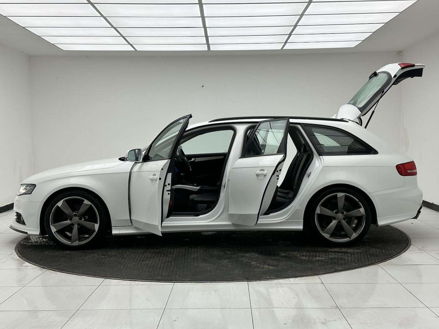 Used Audi A4 2011 for sale - 77385616: Photo 11