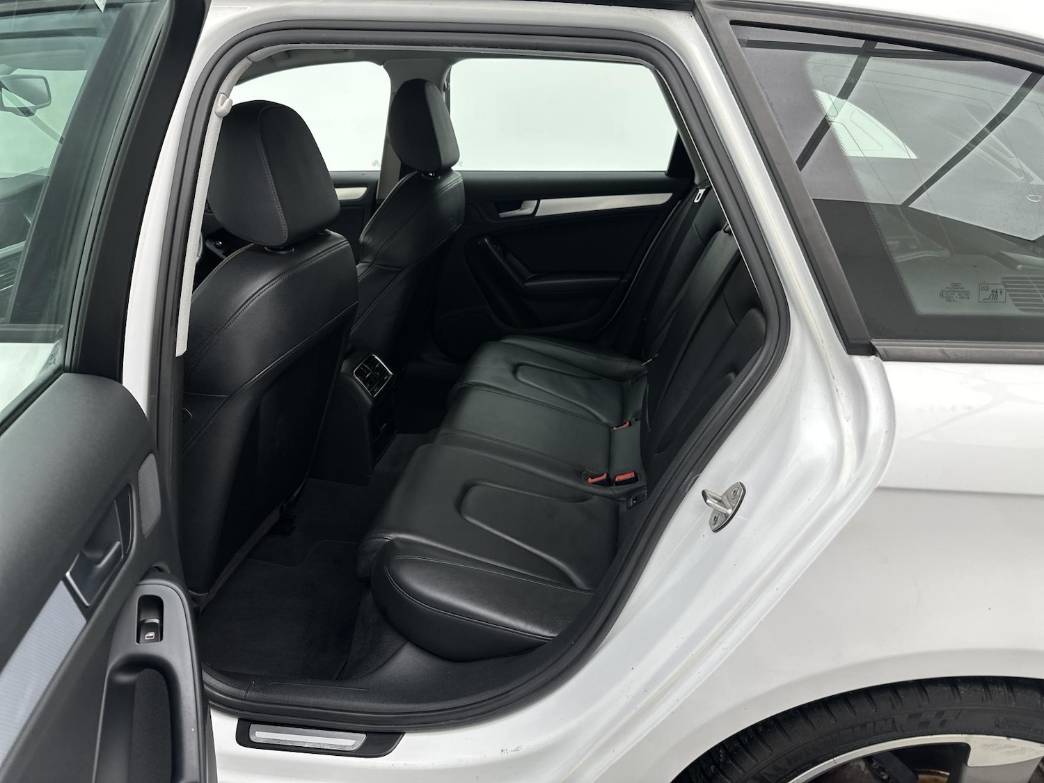 Used Audi A4 2011 for sale - 77385616: Photo 28