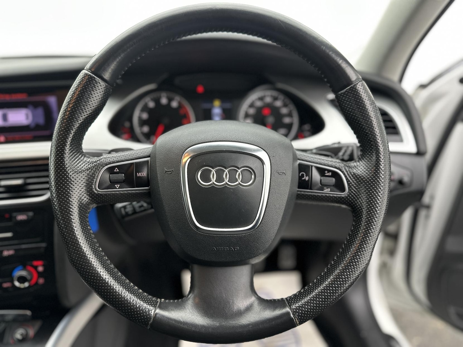 Used Audi A4 2011 for sale - 77385616: Photo 40