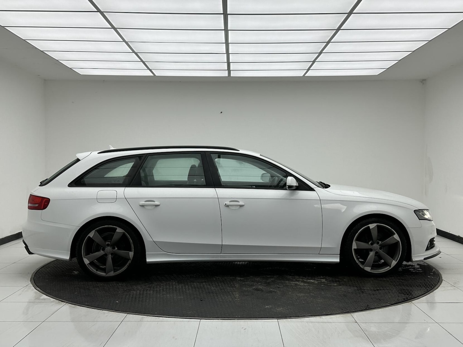 Used Audi A4 2011 for sale - 77385616: Photo 9