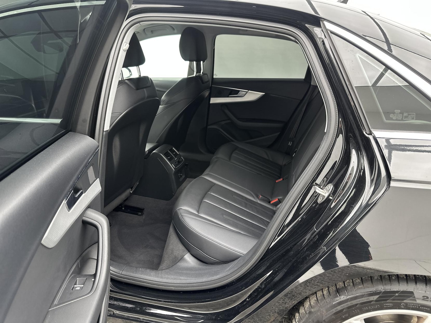 Used Audi A4 2018 for sale - 77950907: Photo 27