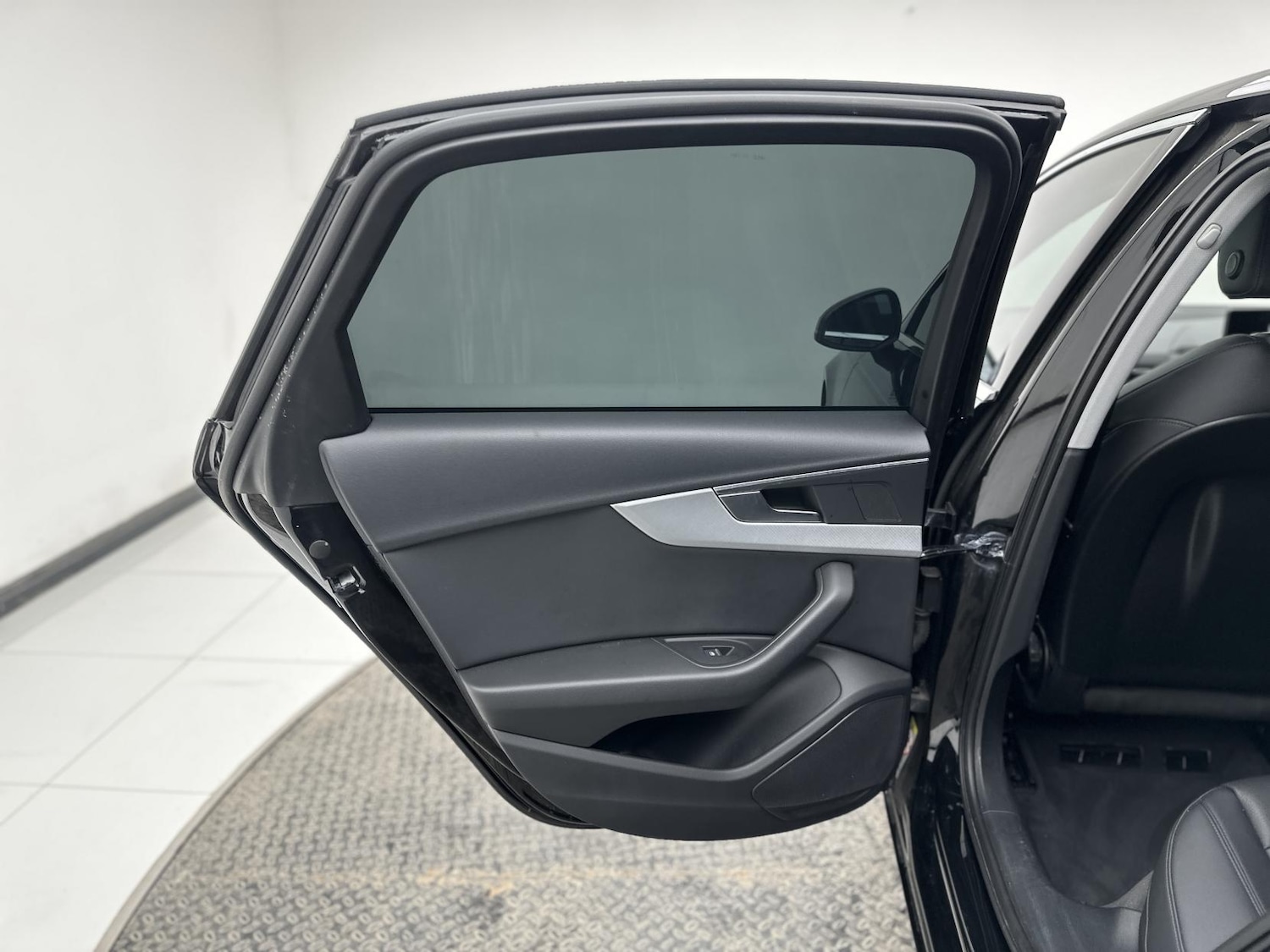 Used Audi A4 2018 for sale - 77950907: Photo 28