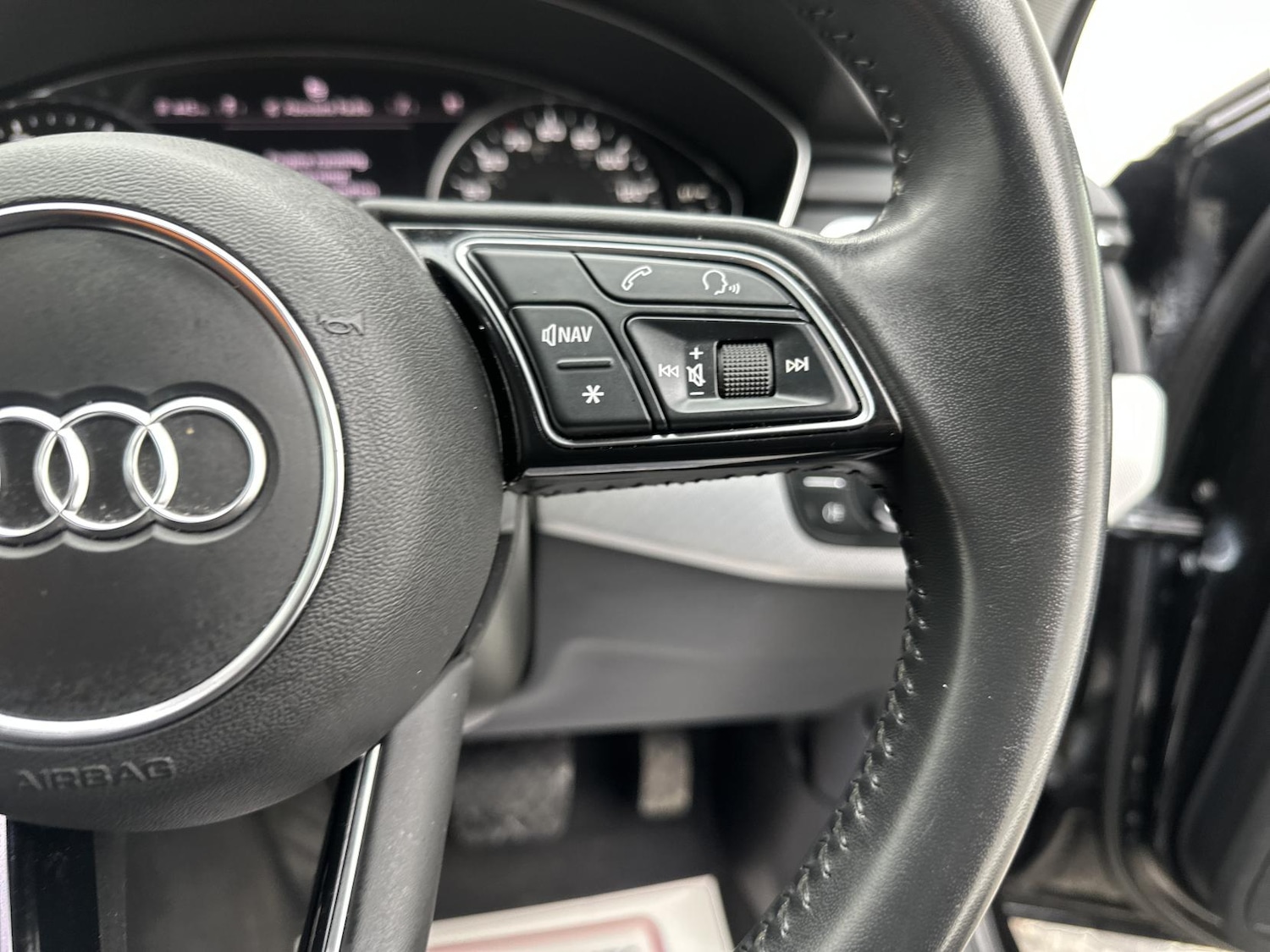 Used Audi A4 2018 for sale - 77950907: Photo 39