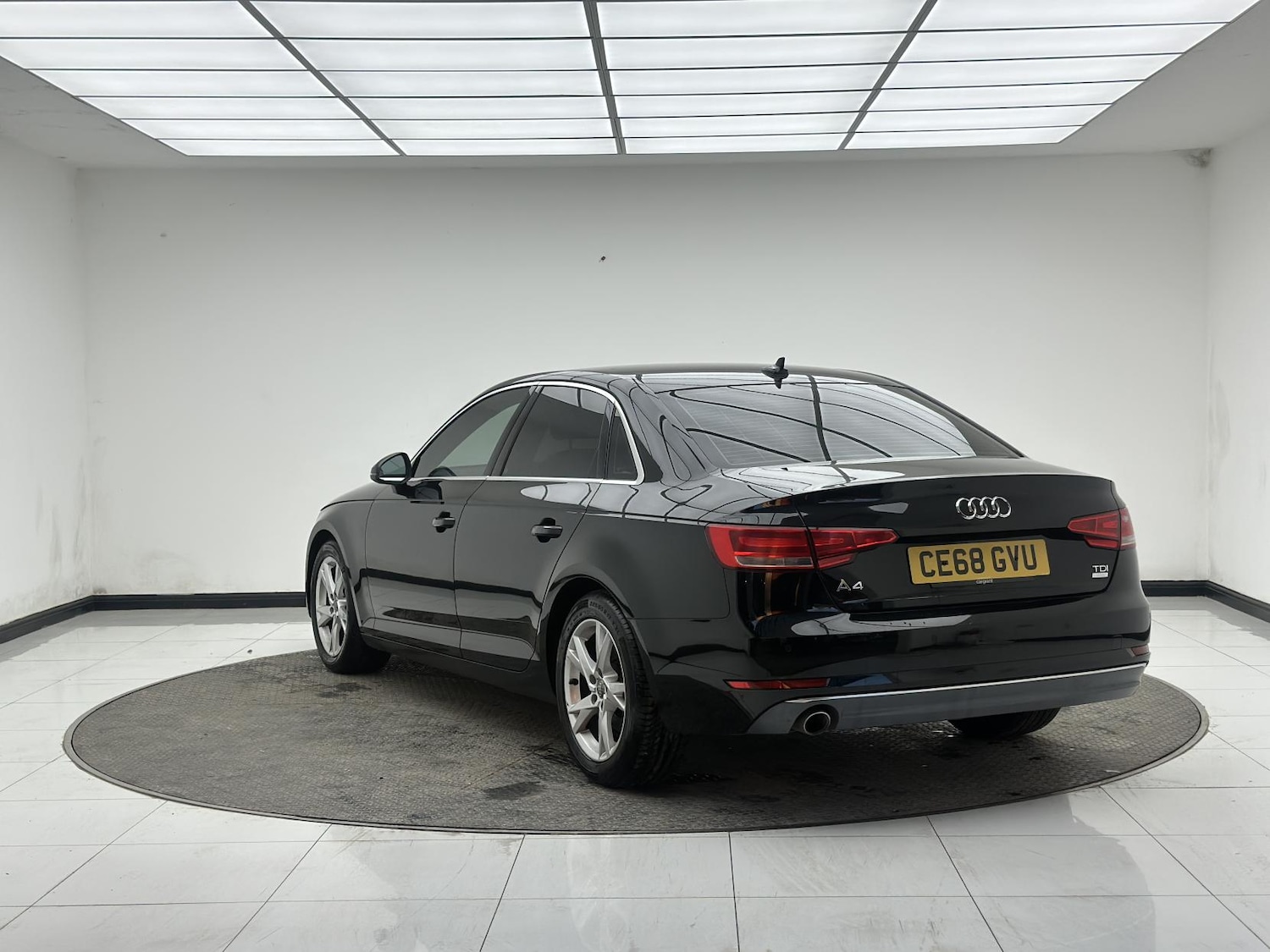Used Audi A4 2018 for sale - 77950907: Photo 5