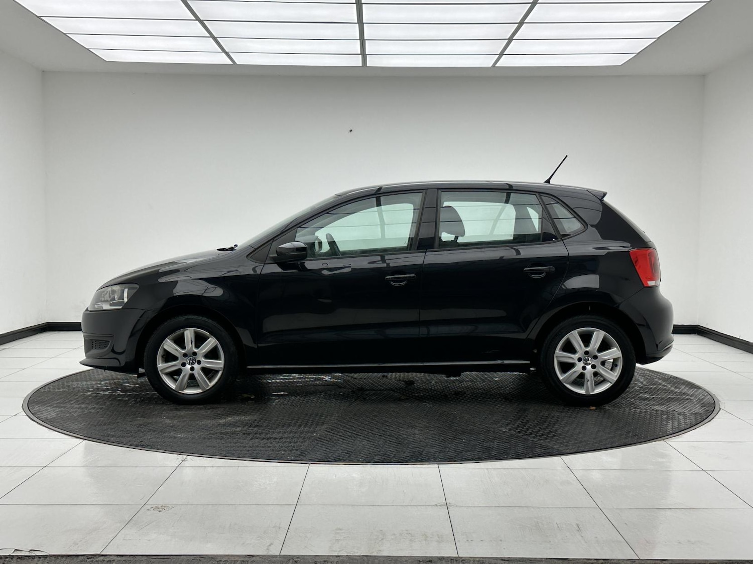 Used Volkswagen Polo 2010 for sale - 76895164: Photo 10