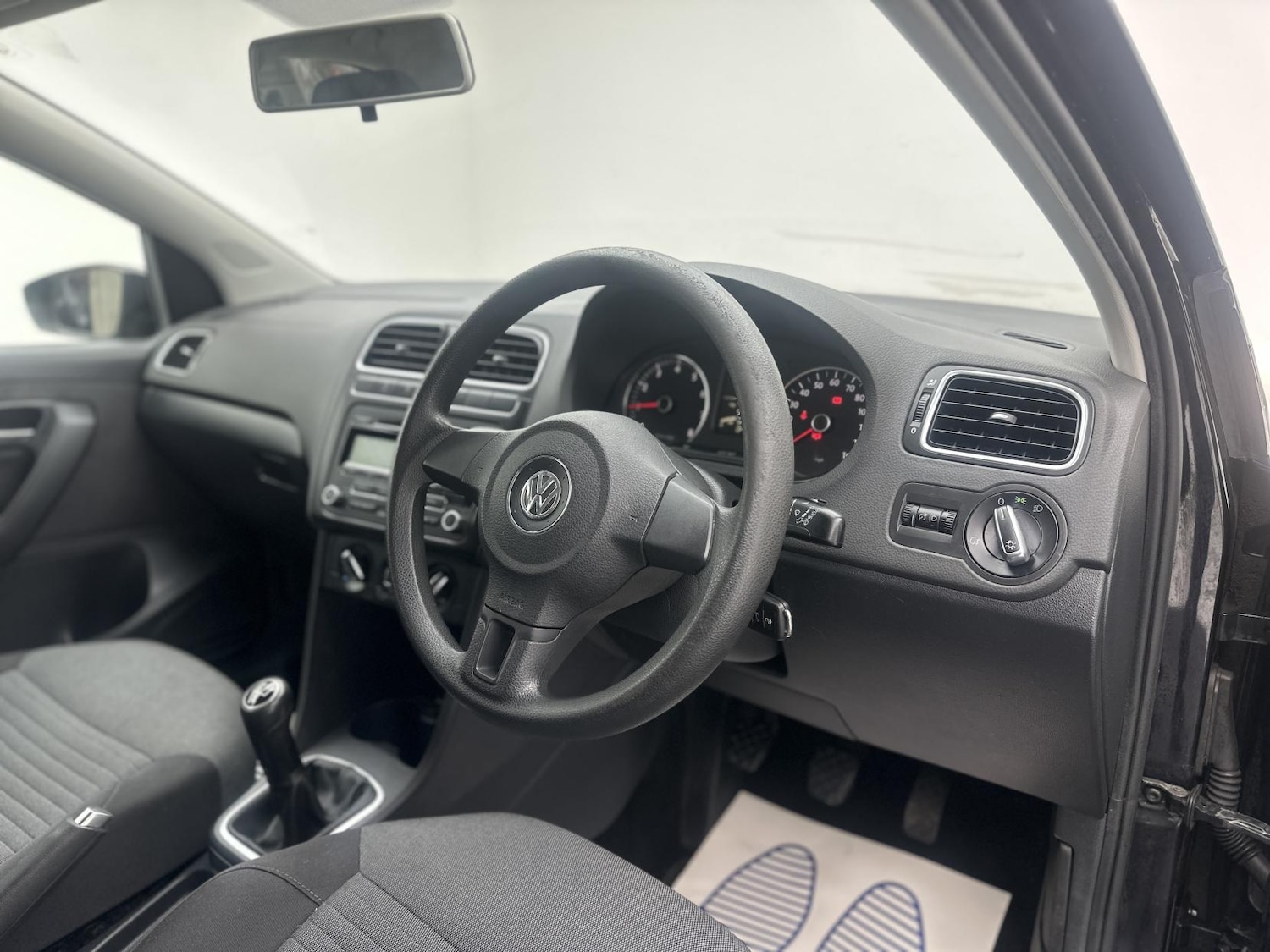 Used Volkswagen Polo 2010 for sale - 76895164: Photo 21