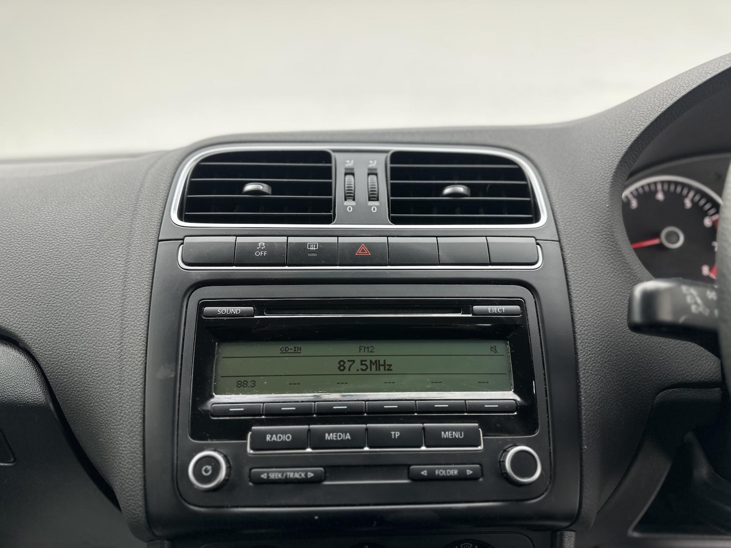 Used Volkswagen Polo 2010 for sale - 76895164: Photo 41