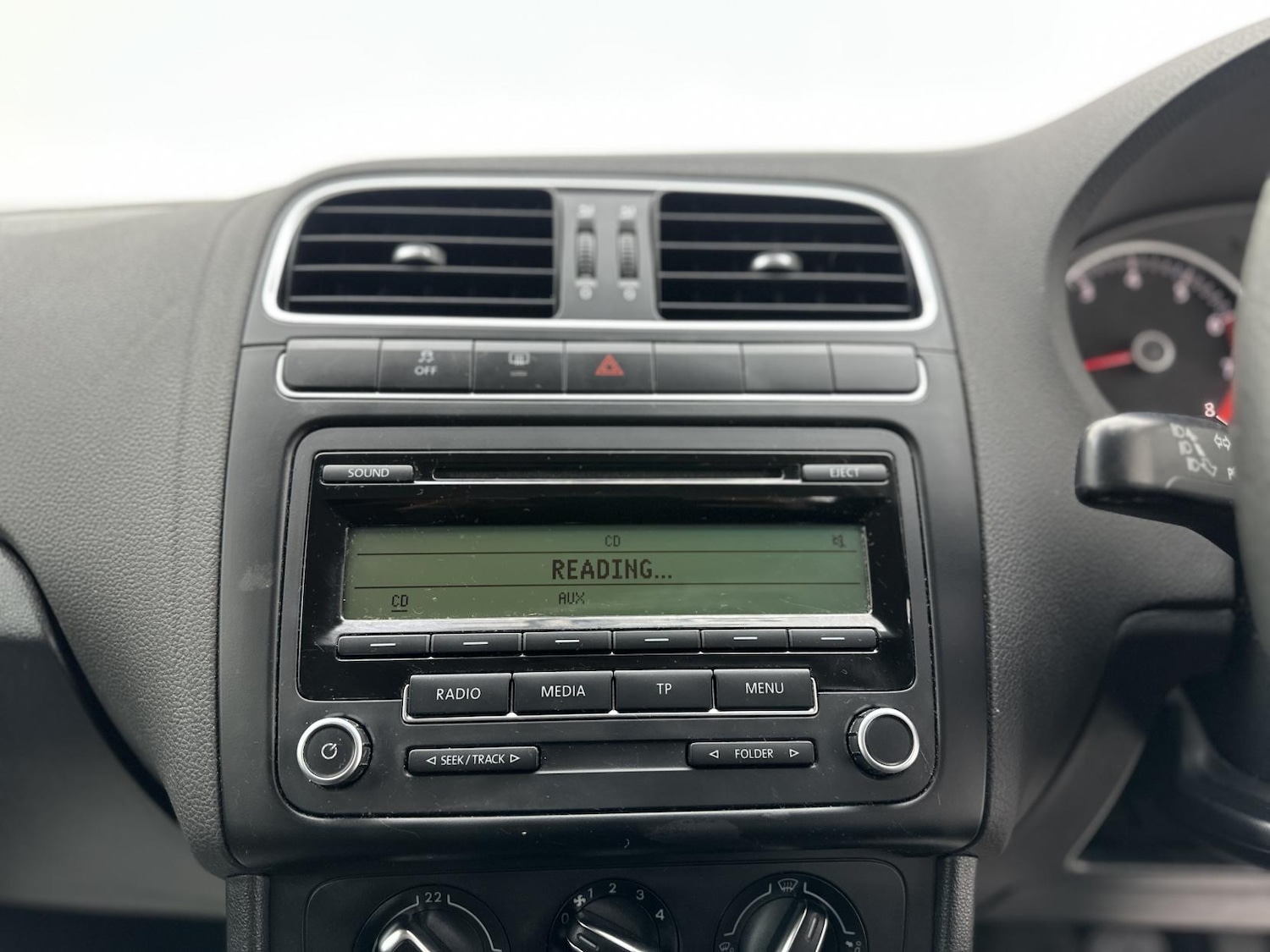 Used Volkswagen Polo 2010 for sale - 76895164: Photo 42