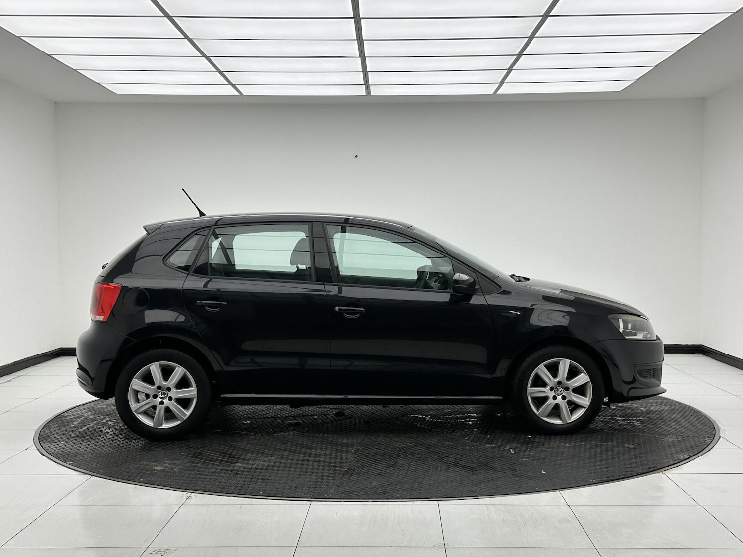 Used Volkswagen Polo 2010 for sale - 76895164: Photo 9