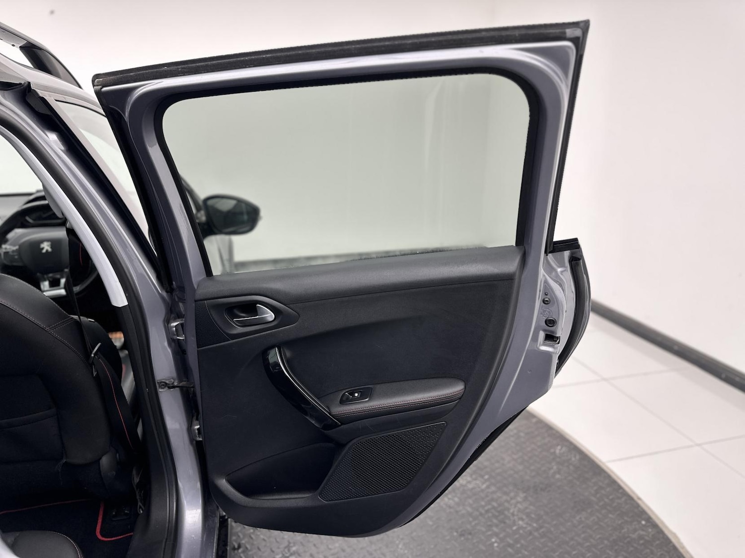 Used Peugeot 2008 2017 for sale - 76188384: Photo 19