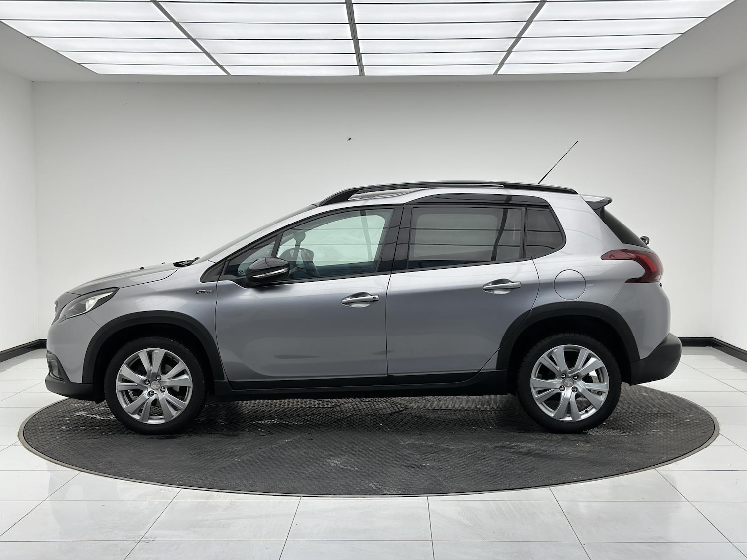 Used Peugeot 2008 2017 for sale - 76188384: Photo 4