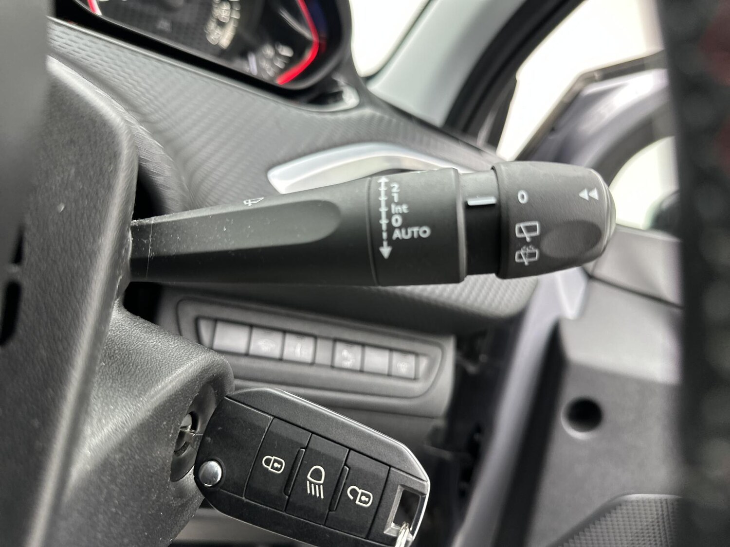 Used Peugeot 2008 2017 for sale - 76188384: Photo 40