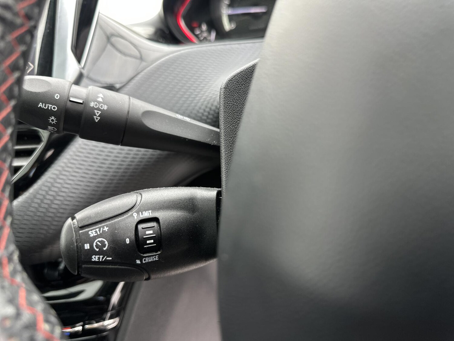 Used Peugeot 2008 2017 for sale - 76188384: Photo 41