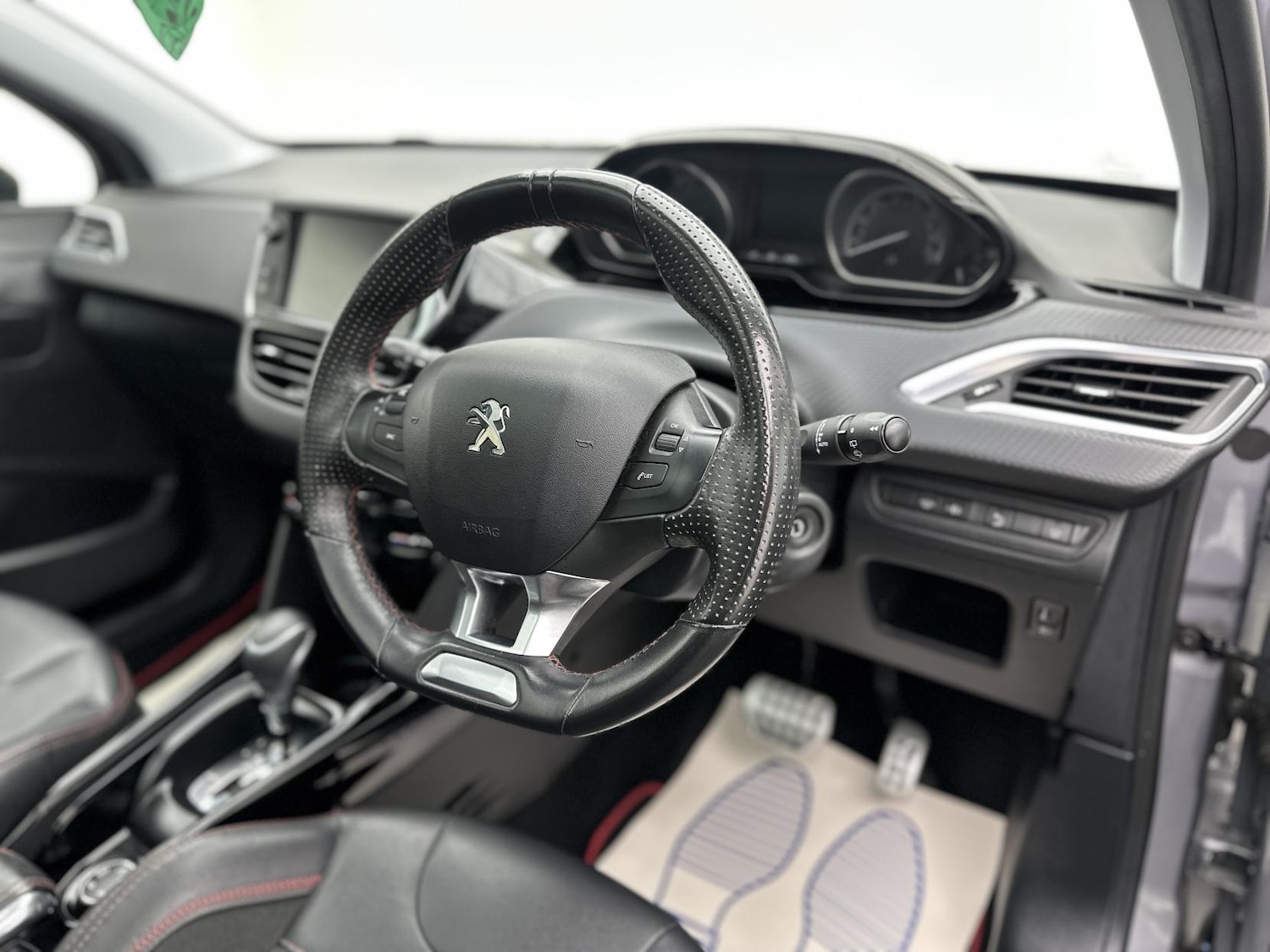 Used Peugeot 2008 2017 for sale - 76188384: Photo 9