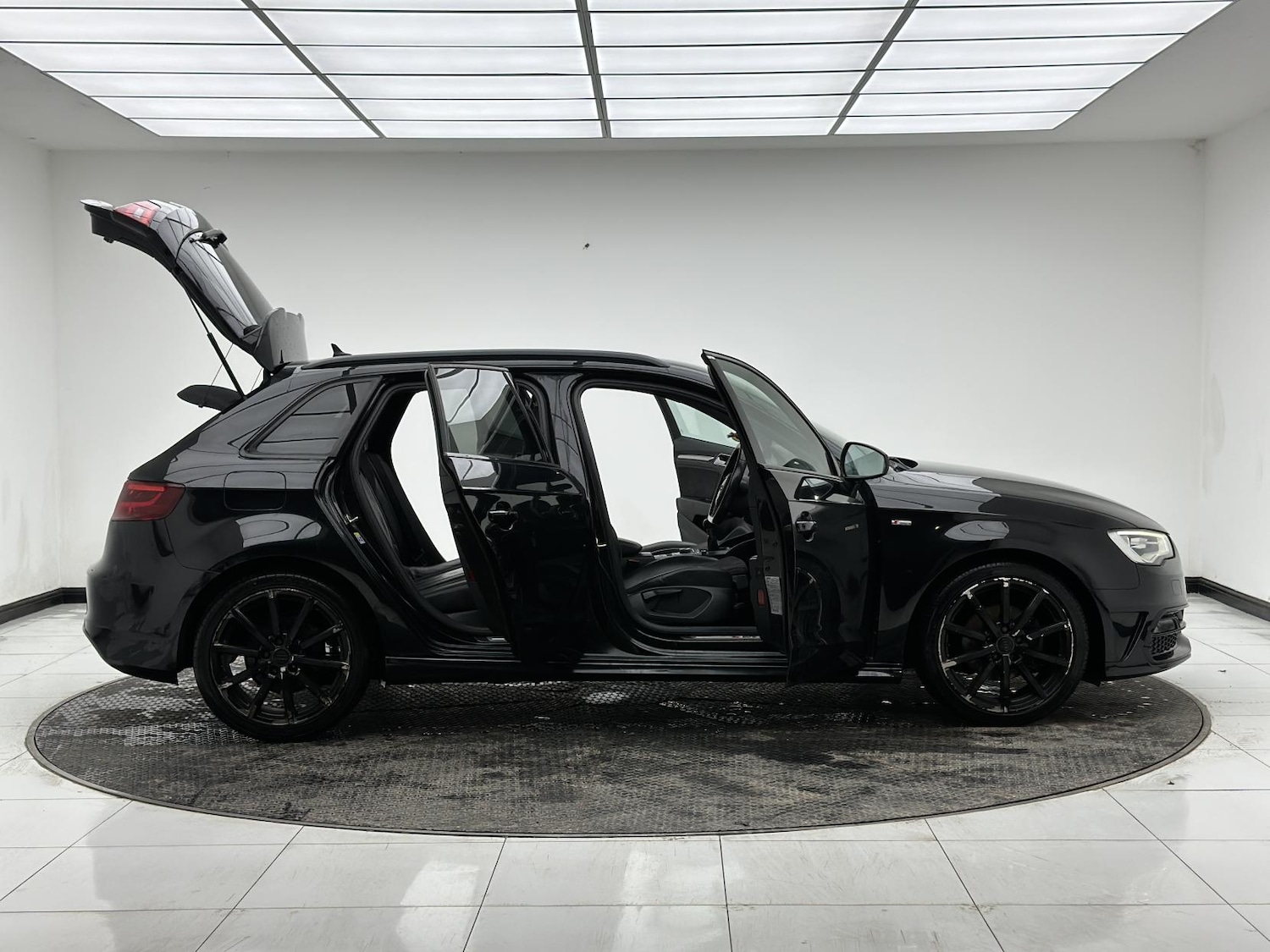 Used Audi A3 2015 for sale - 77393601: Photo 13