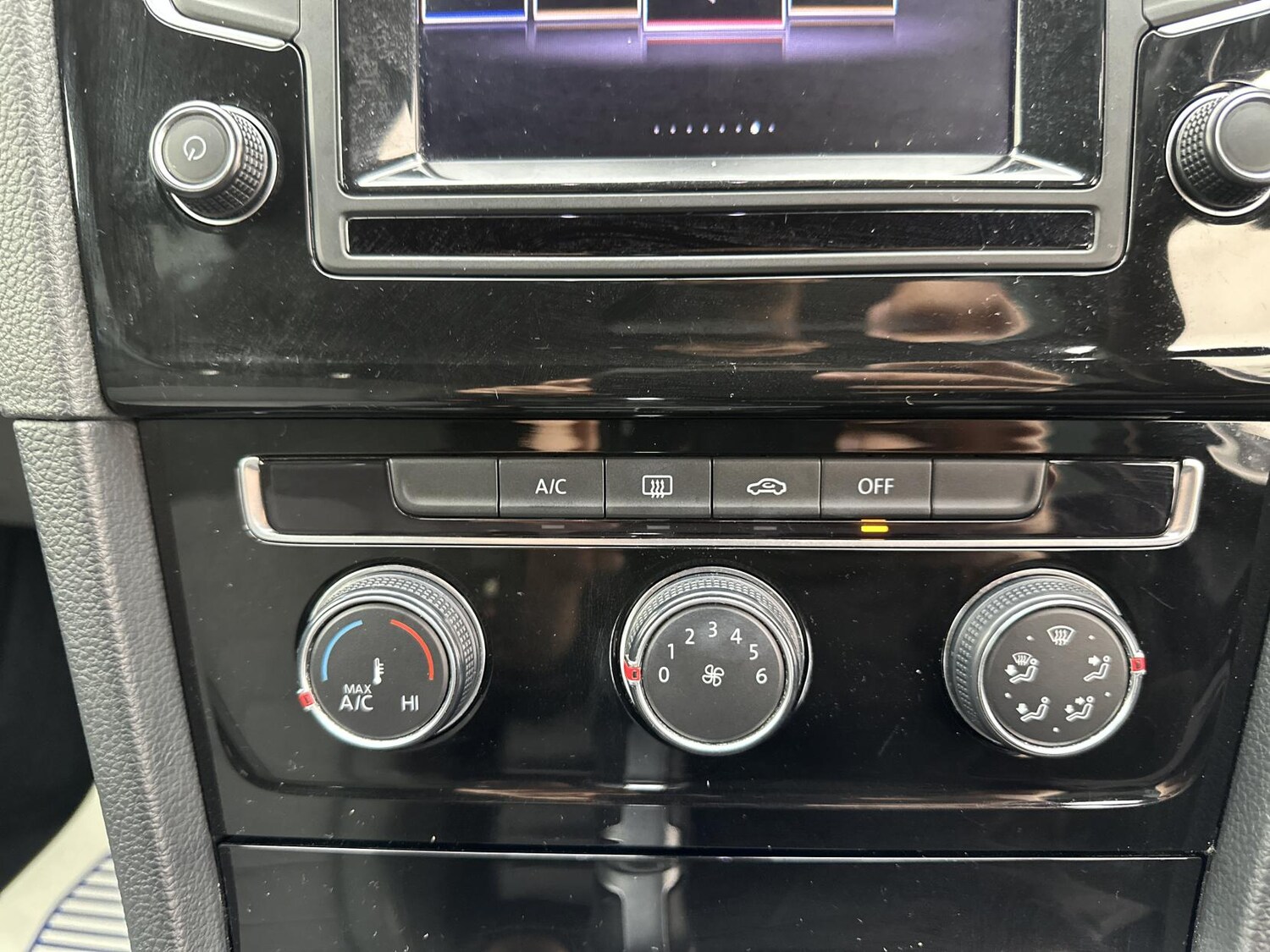 Used Volkswagen Golf 2015 for sale - 76131382: Photo 43