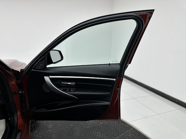 Used BMW 3 Series 2017 for sale - 76306111: Photo 18