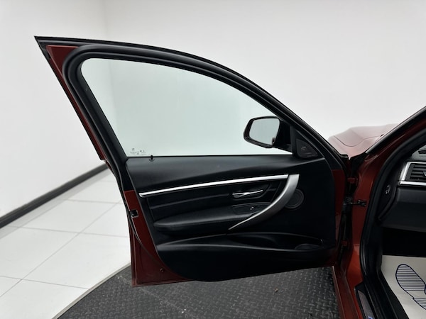 Used BMW 3 Series 2017 for sale - 76306111: Photo 34