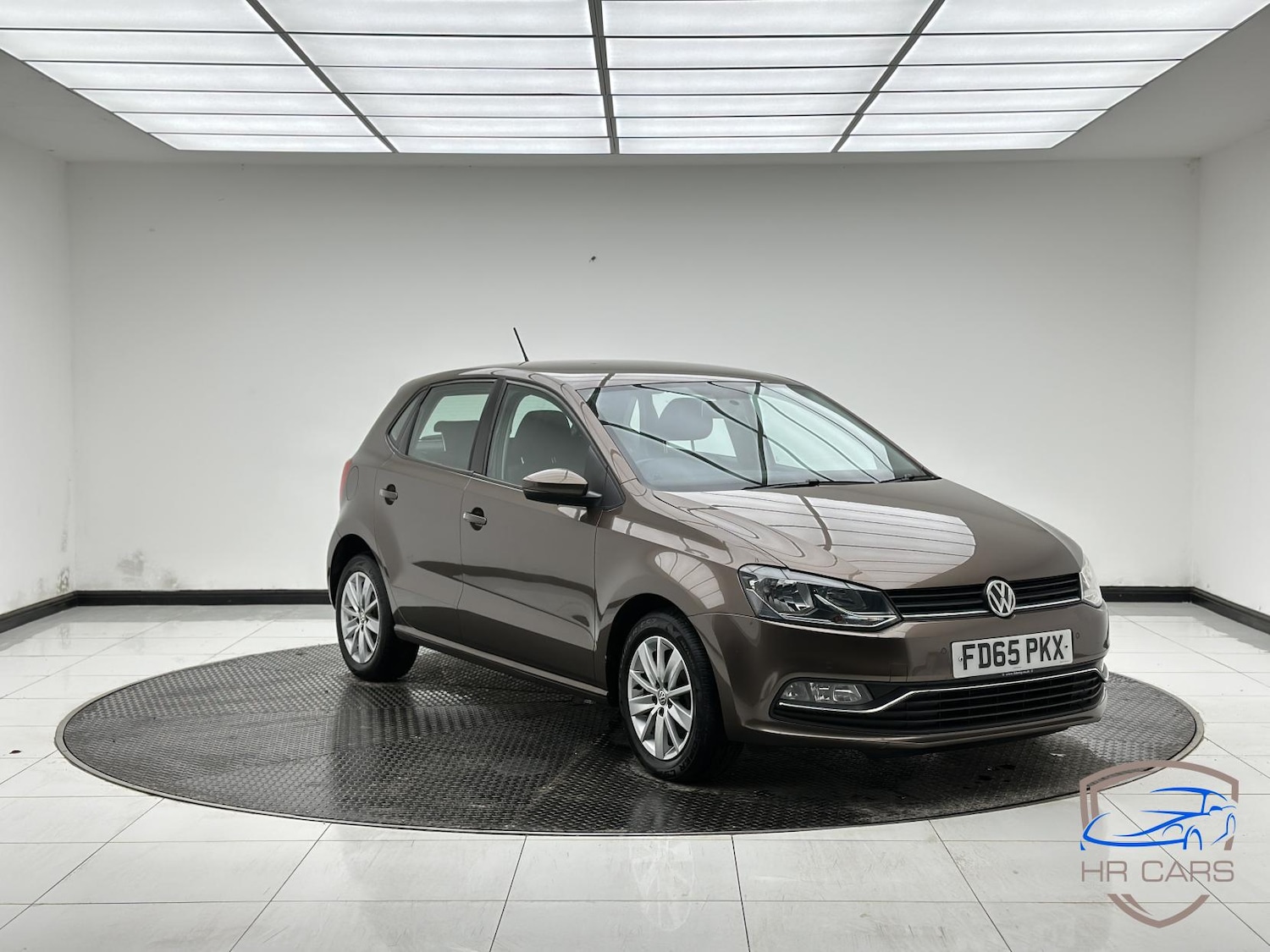 Used Volkswagen Polo 2015 for sale - 77371096: Photo 1