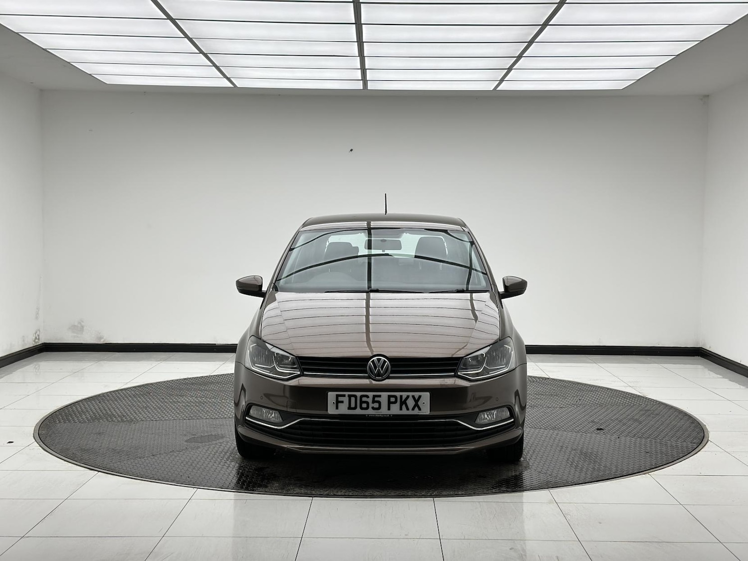 Used Volkswagen Polo 2015 for sale - 77371096: Photo 2