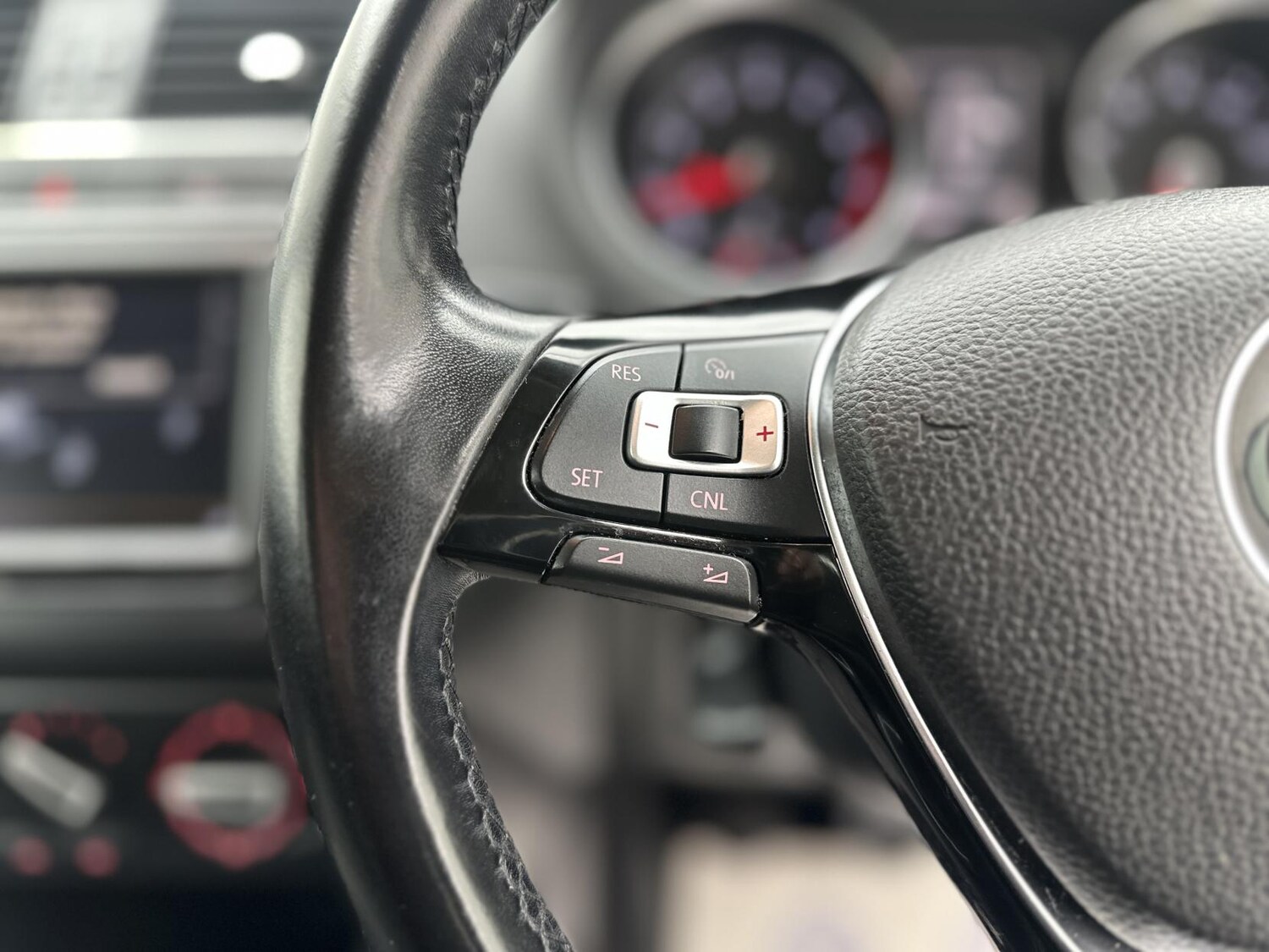 Used Volkswagen Polo 2015 for sale - 77371096: Photo 24