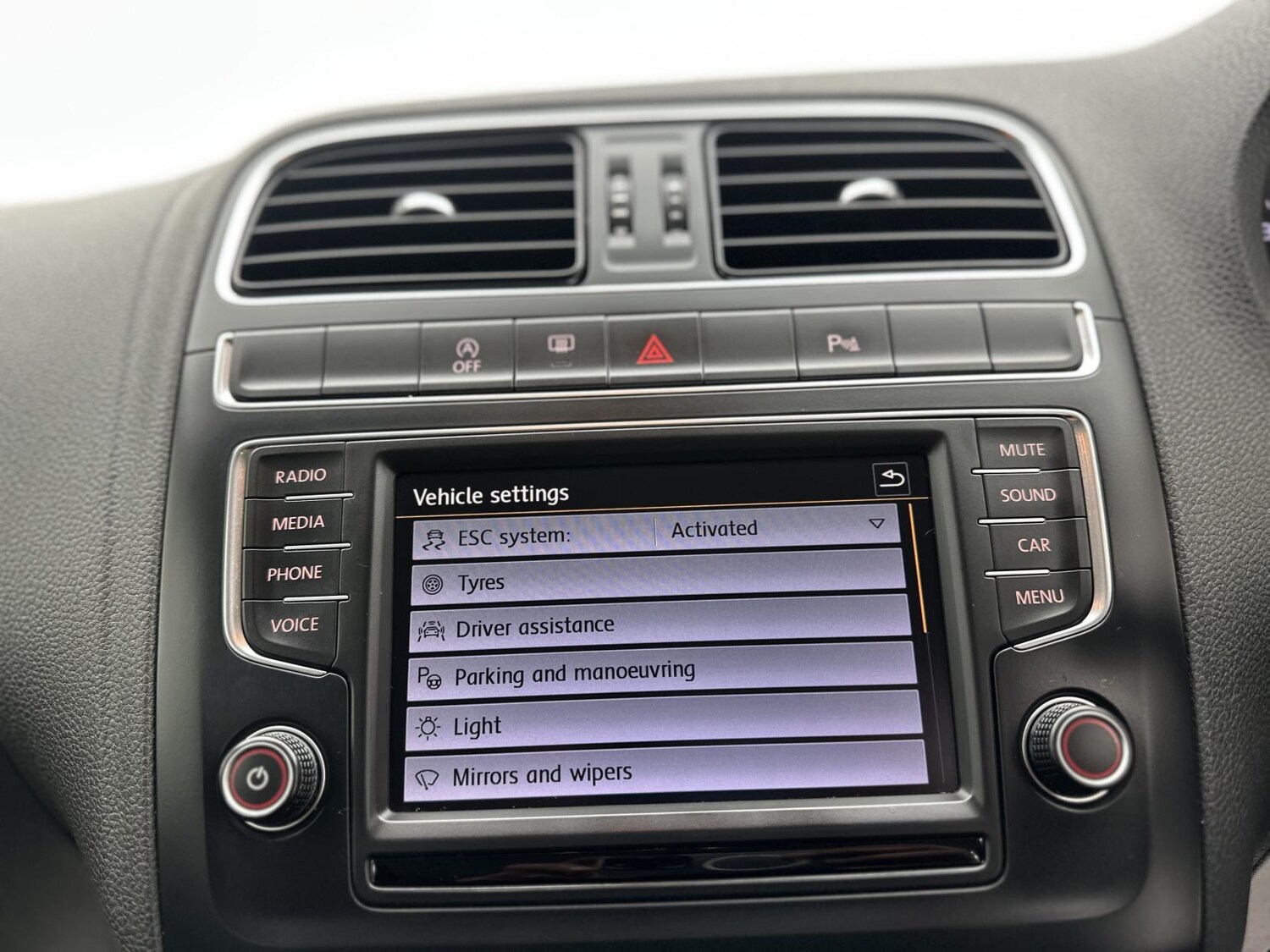 Used Volkswagen Polo 2015 for sale - 77371096: Photo 40